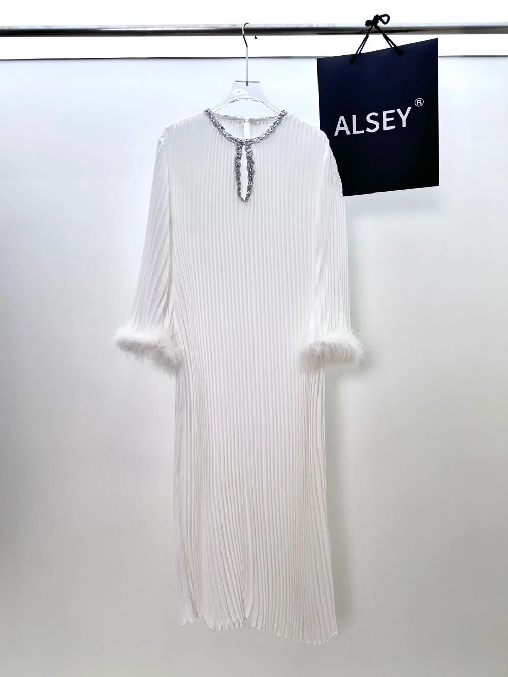 Eid Abaya Women Dress Muslim Pleated Feather Dubai Vestidos Largos Long Dresses Kaftan Arab Robe Party Caftan Jalabiya Ramadan