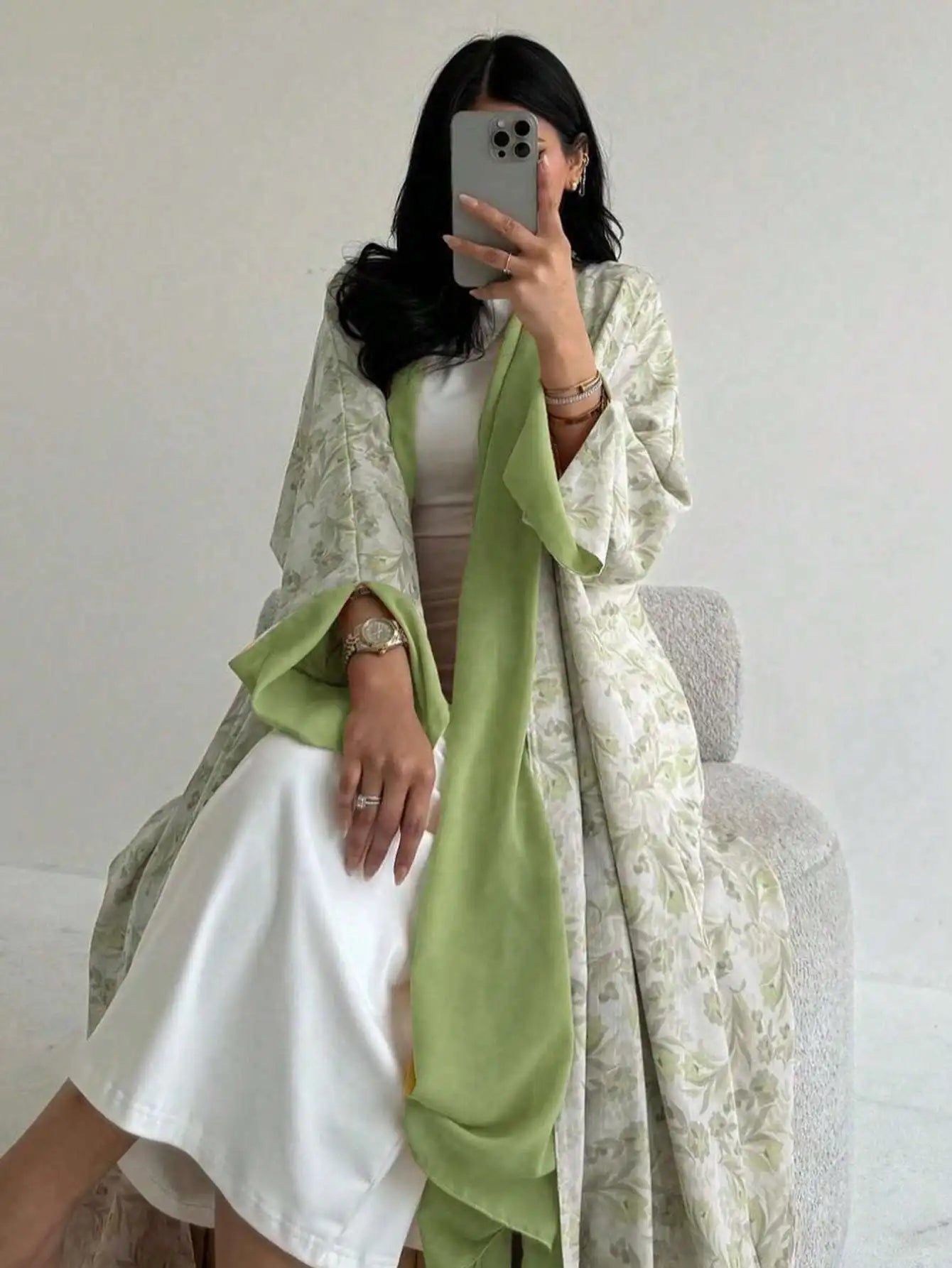 Loose Floral Printed Abaya Long Sleeve Traditional Middle Eastern Dress for Women Elegant Open Front Robe Without Scarf